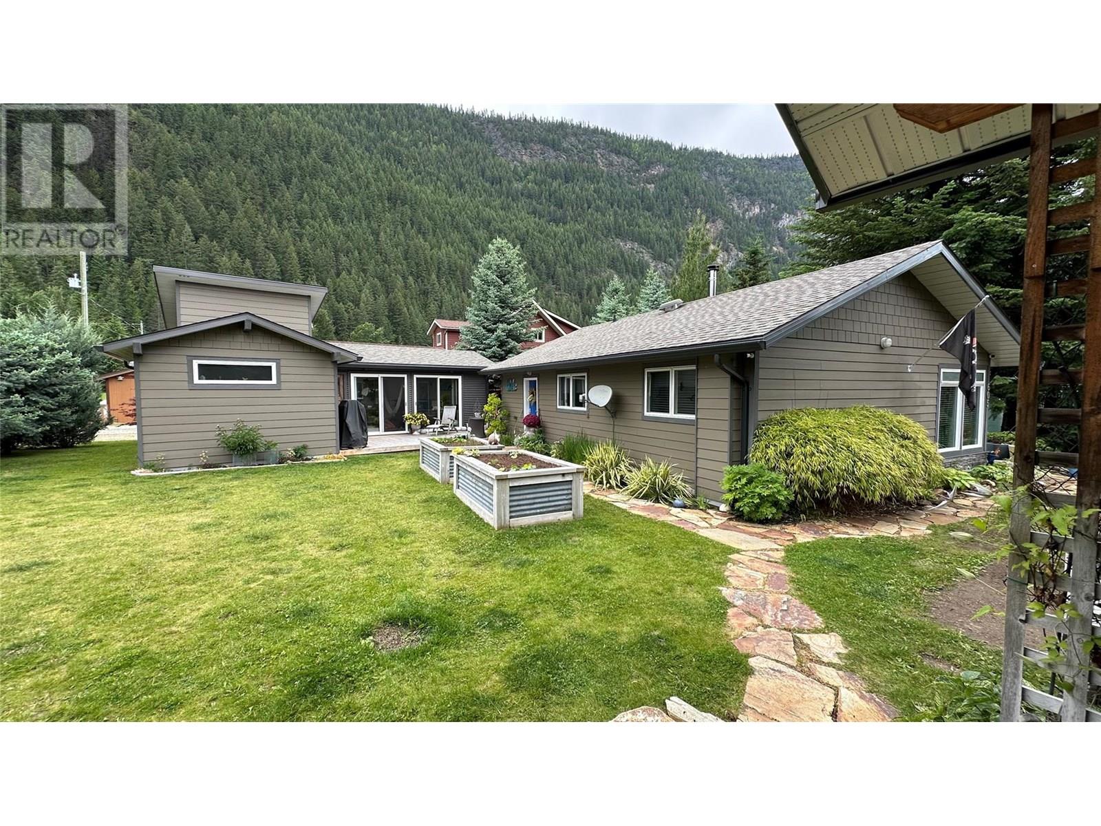 605 Sixth Avenue, Lardeau, British Columbia  V0G 1M0 - Photo 32 - 10349289