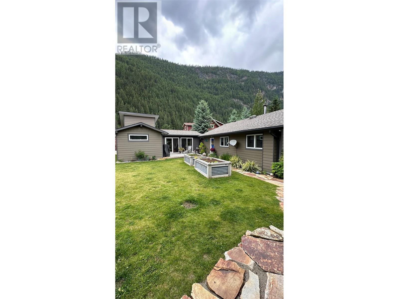 605 Sixth Avenue, Lardeau, British Columbia  V0G 1M0 - Photo 33 - 10349289