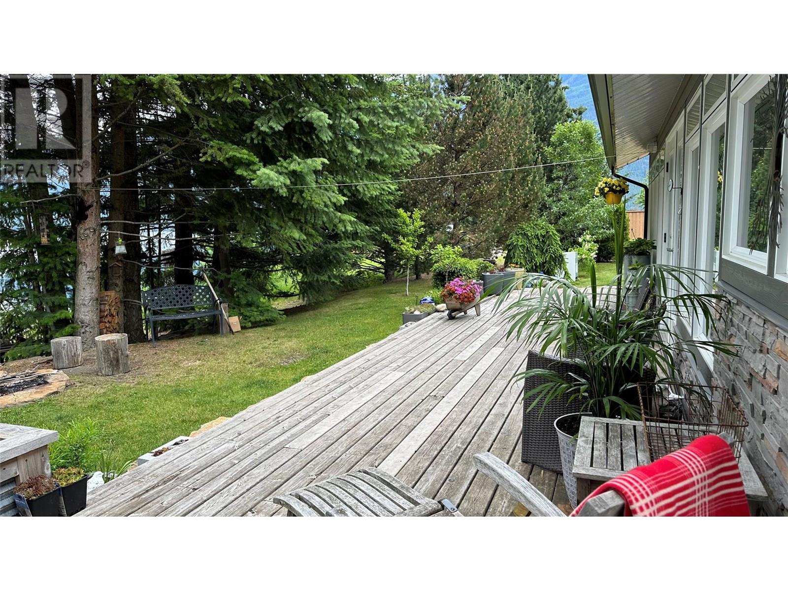605 Sixth Avenue, Lardeau, British Columbia  V0G 1M0 - Photo 6 - 10349289