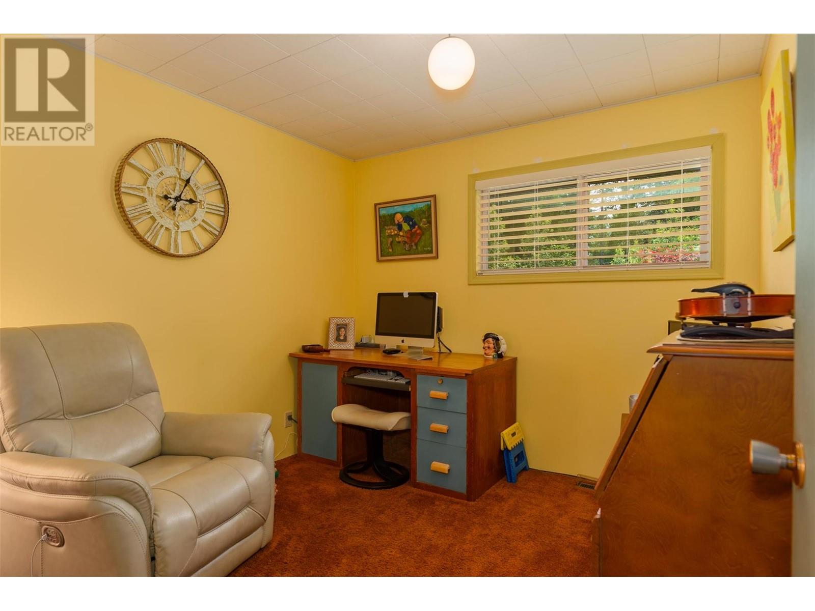 2083 Green Road, Fruitvale, British Columbia  V0G 1L1 - Photo 13 - 10350846