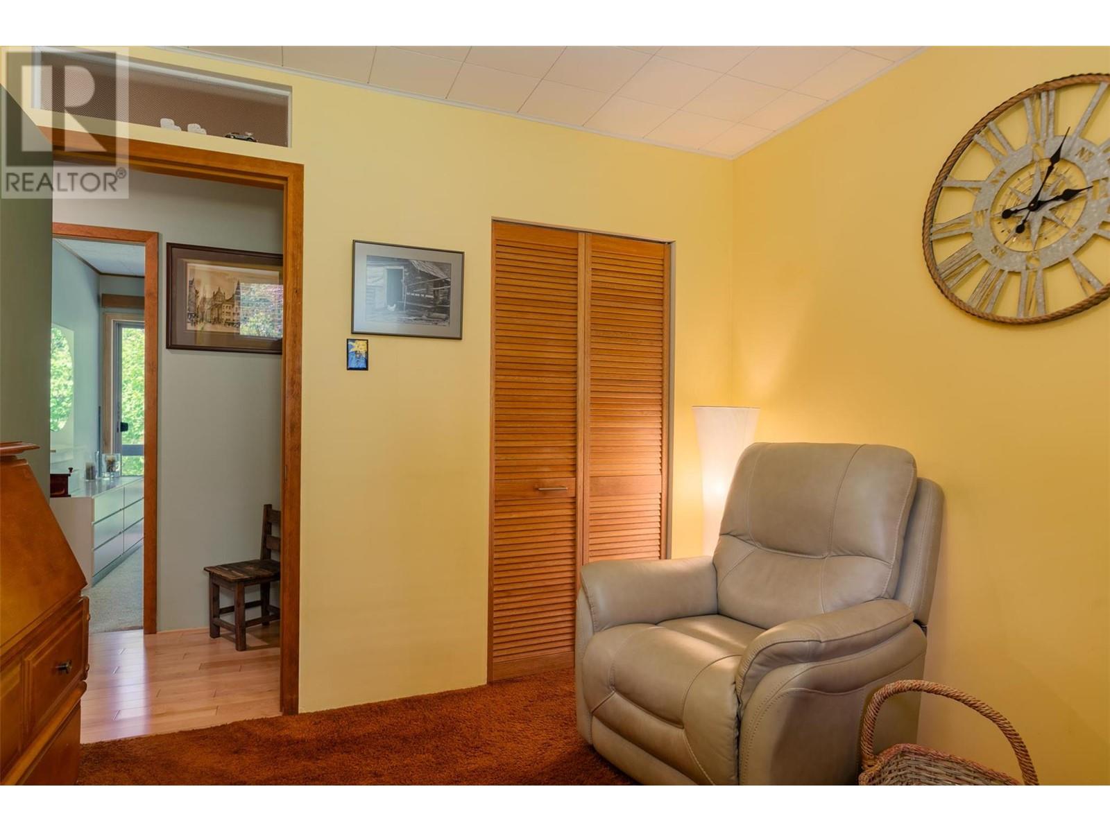 2083 Green Road, Fruitvale, British Columbia  V0G 1L1 - Photo 14 - 10350846