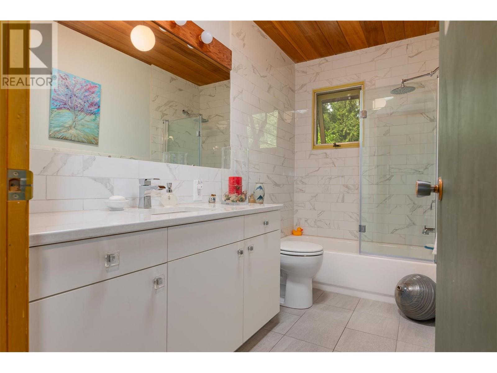2083 Green Road, Fruitvale, British Columbia  V0G 1L1 - Photo 17 - 10350846