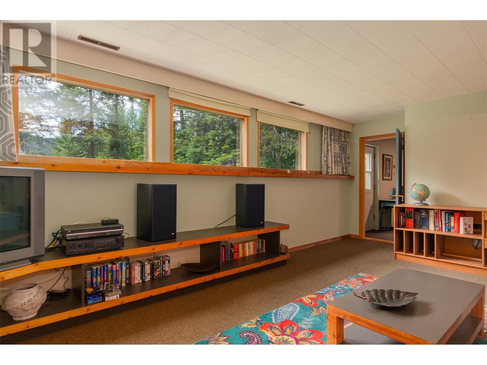 2083 Green Road, Fruitvale, British Columbia  V0G 1L1 - Photo 22 - 10350846