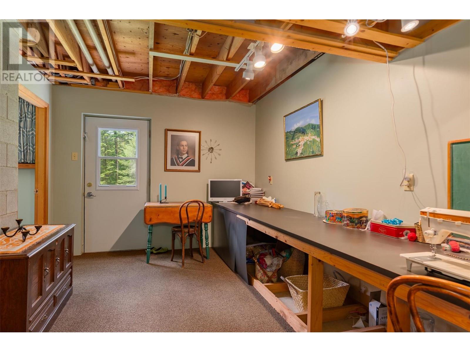 2083 Green Road, Fruitvale, British Columbia  V0G 1L1 - Photo 24 - 10350846