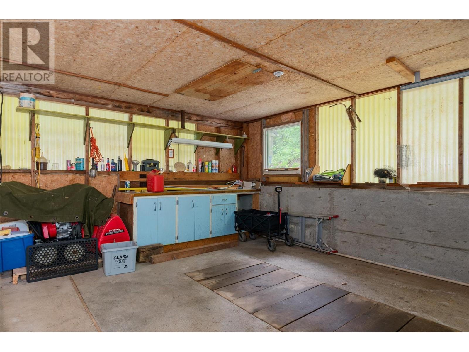 2083 Green Road, Fruitvale, British Columbia  V0G 1L1 - Photo 31 - 10350846