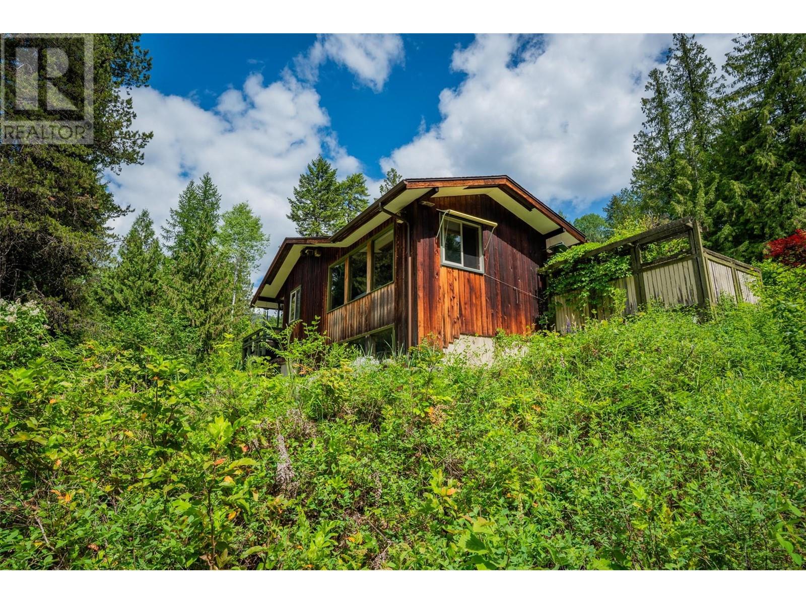 2083 Green Road, Fruitvale, British Columbia  V0G 1L1 - Photo 40 - 10350846