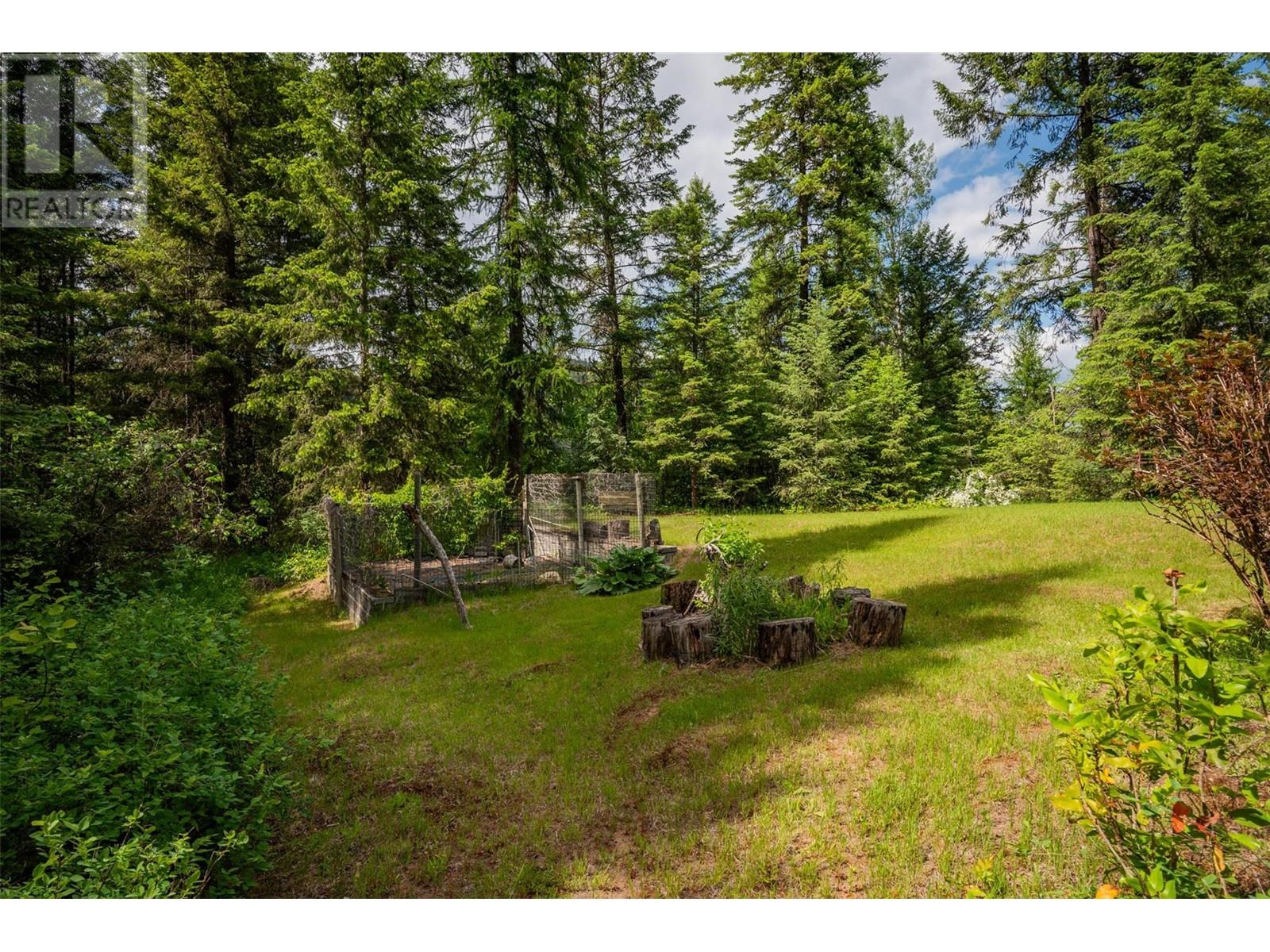 2083 Green Road, Fruitvale, British Columbia  V0G 1L1 - Photo 41 - 10350846