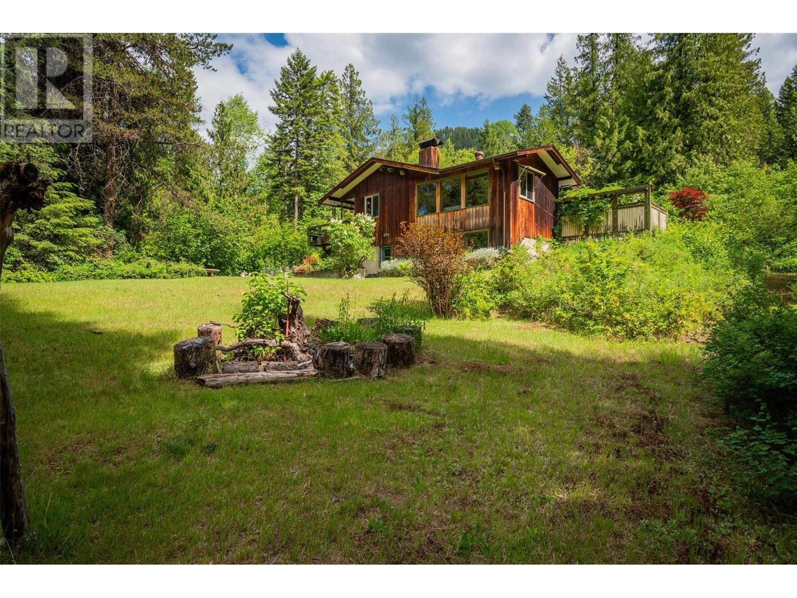 2083 Green Road, Fruitvale, British Columbia  V0G 1L1 - Photo 43 - 10350846