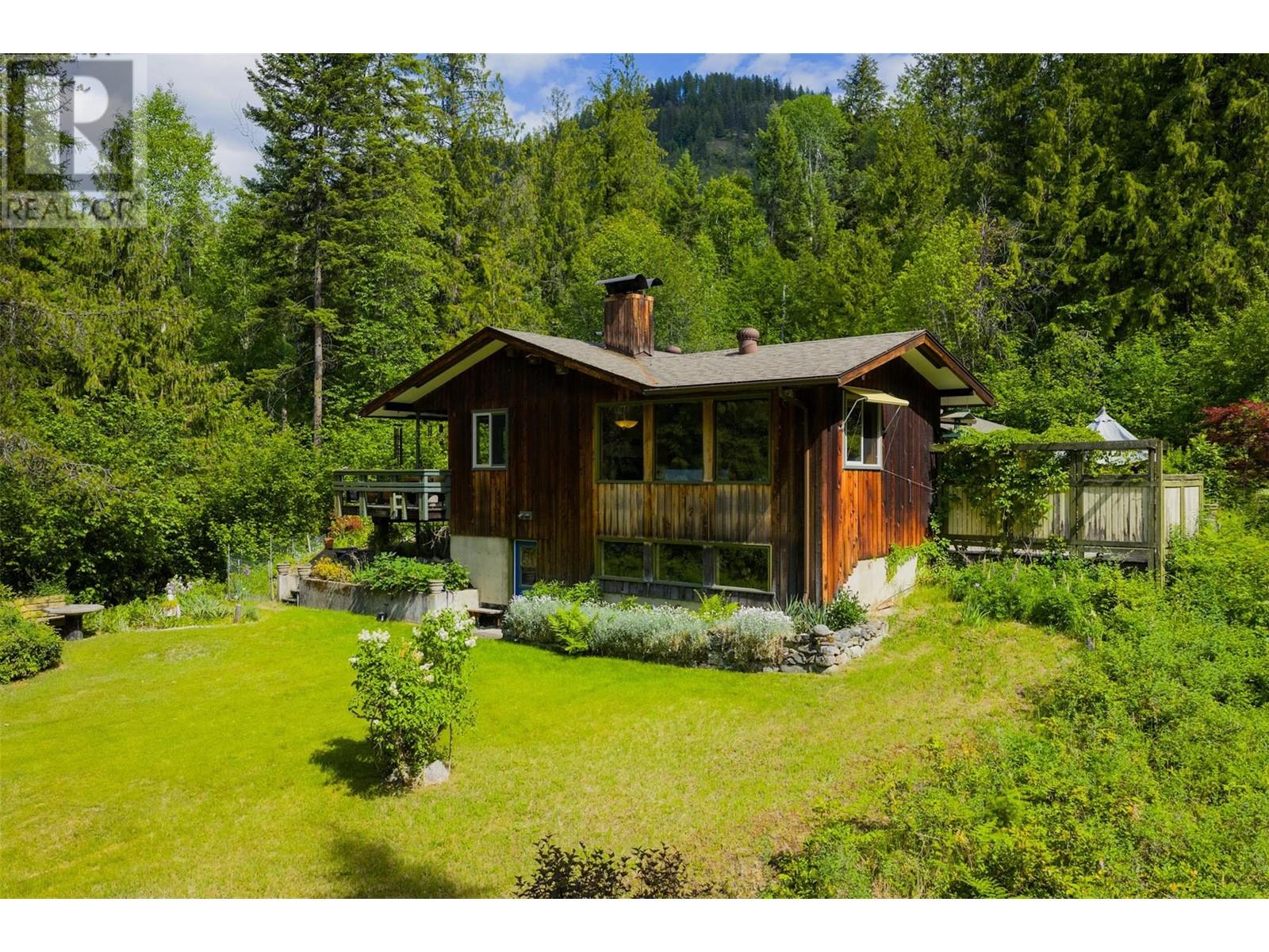2083 Green Road, Fruitvale, British Columbia  V0G 1L1 - Photo 47 - 10350846