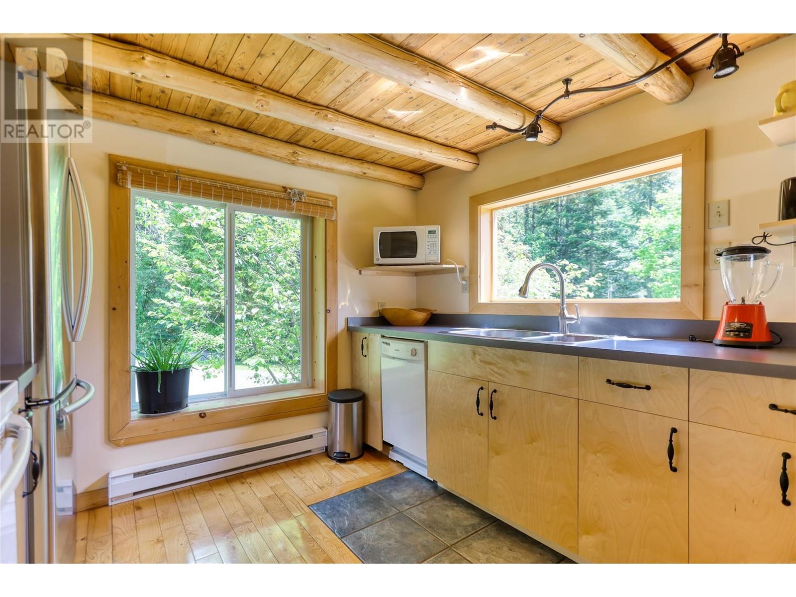 926 Wildhorse Creek Road, Ymir, British Columbia  V0G 2K0 - Photo 13 - 10350606