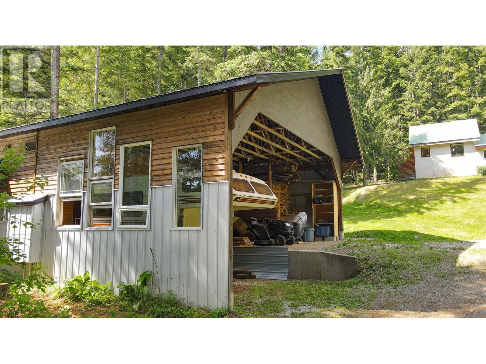 926 Wildhorse Creek Road, Ymir, British Columbia  V0G 2K0 - Photo 9 - 10350606
