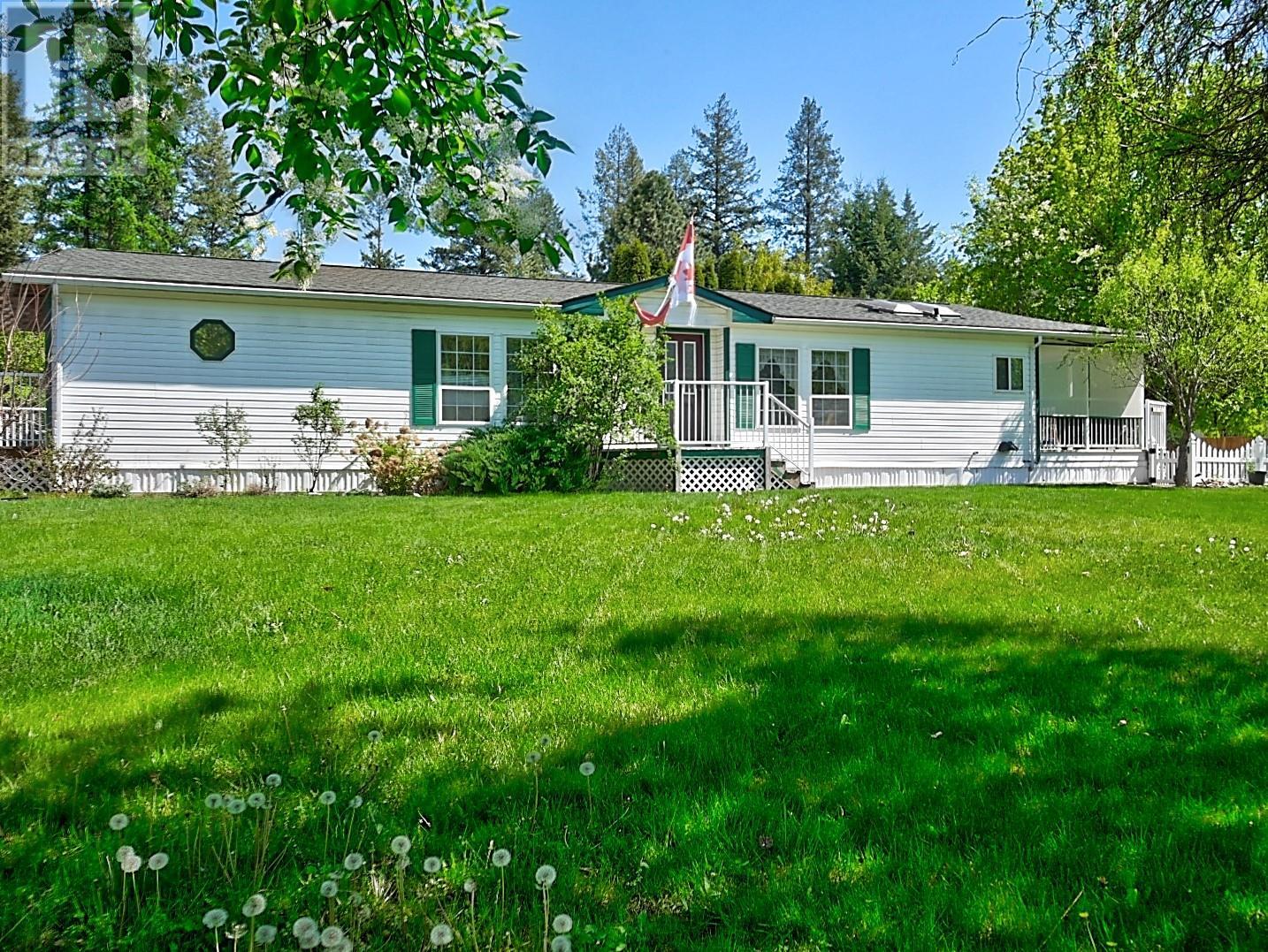 82 Franson Road, Christina Lake, British Columbia  V0H 1E2 - Photo 1 - 10350982