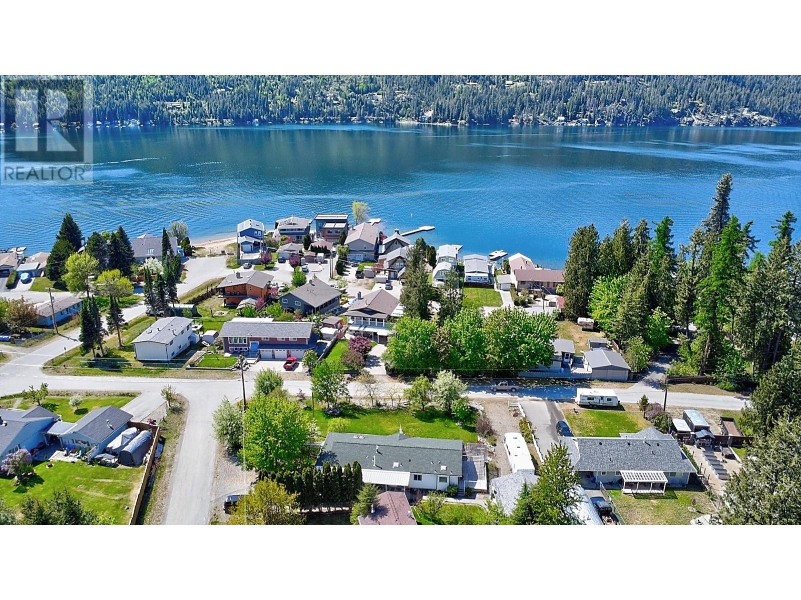 82 Franson Road, Christina Lake, British Columbia  V0H 1E2 - Photo 2 - 10350982