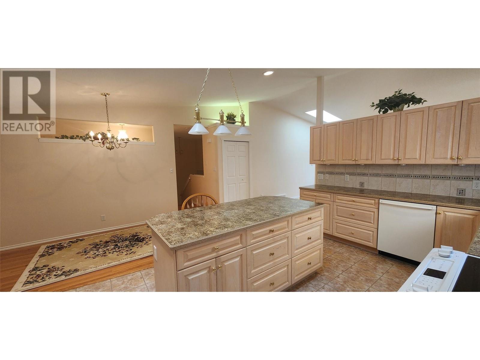 8160 Devito Drive, Trail, British Columbia  V1R 4W1 - Photo 7 - 10350706