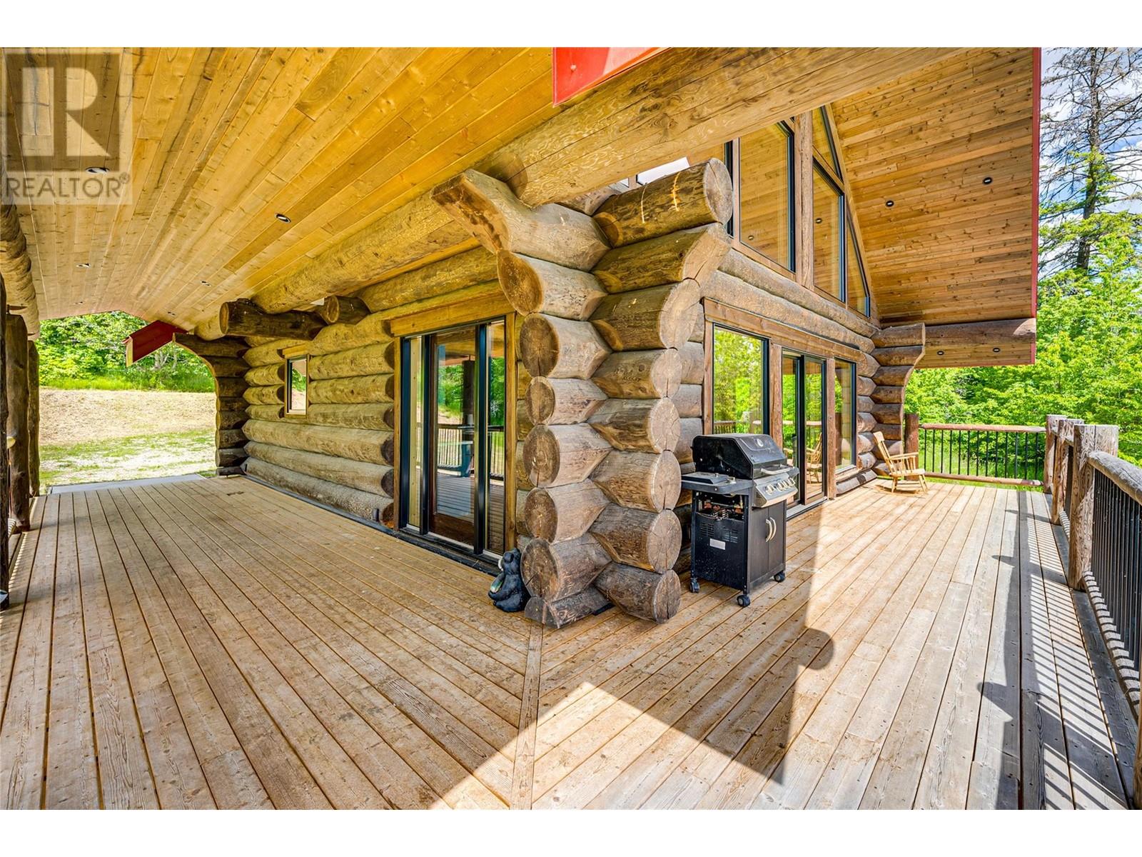 682 Lower Inonoaklin Road, Edgewood, British Columbia  V0G 1J0 - Photo 12 - 10351032
