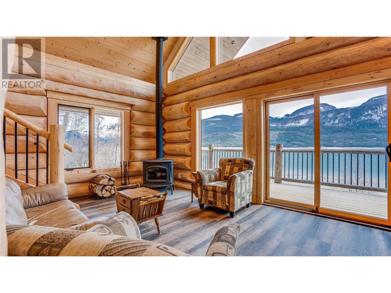 682 Lower Inonoaklin Road, Edgewood, British Columbia  V0G 1J0 - Photo 14 - 10351032