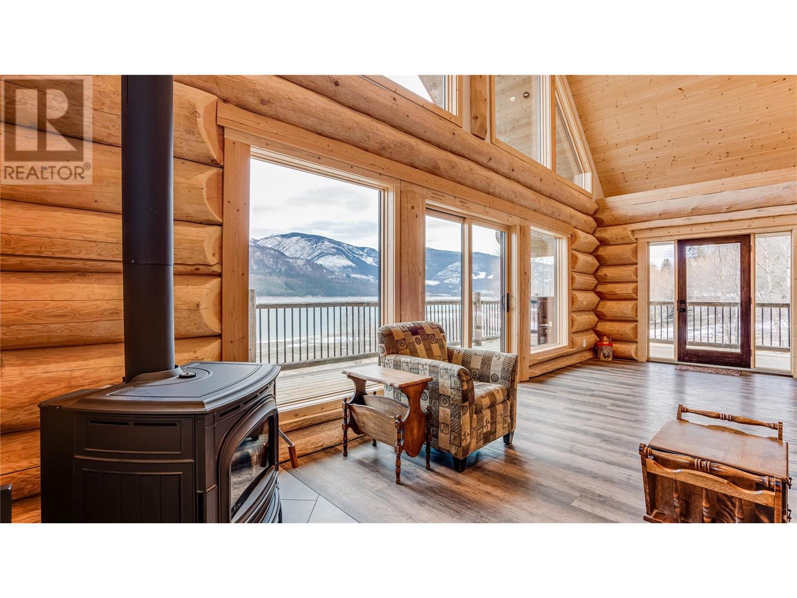 682 Lower Inonoaklin Road, Edgewood, British Columbia  V0G 1J0 - Photo 15 - 10351032