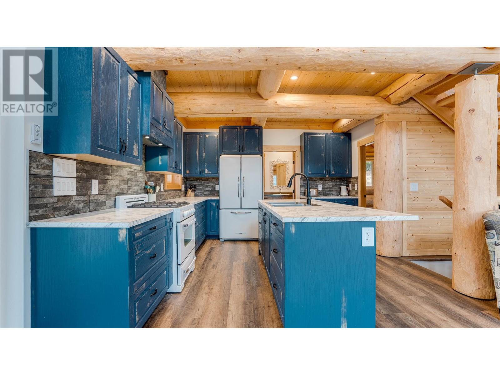 682 Lower Inonoaklin Road, Edgewood, British Columbia  V0G 1J0 - Photo 17 - 10351032