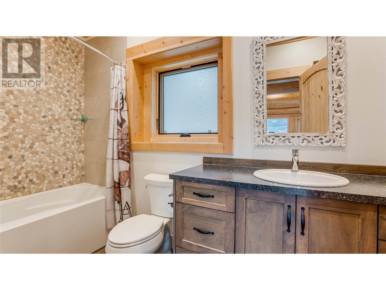 682 Lower Inonoaklin Road, Edgewood, British Columbia  V0G 1J0 - Photo 21 - 10351032