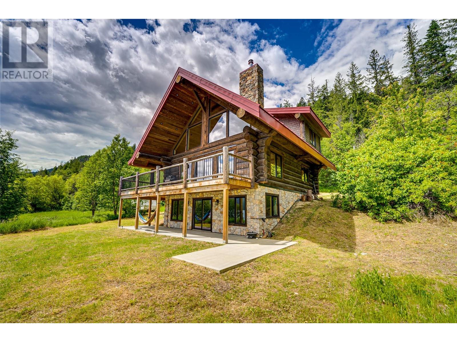 682 Lower Inonoaklin Road, Edgewood, British Columbia  V0G 1J0 - Photo 6 - 10351032