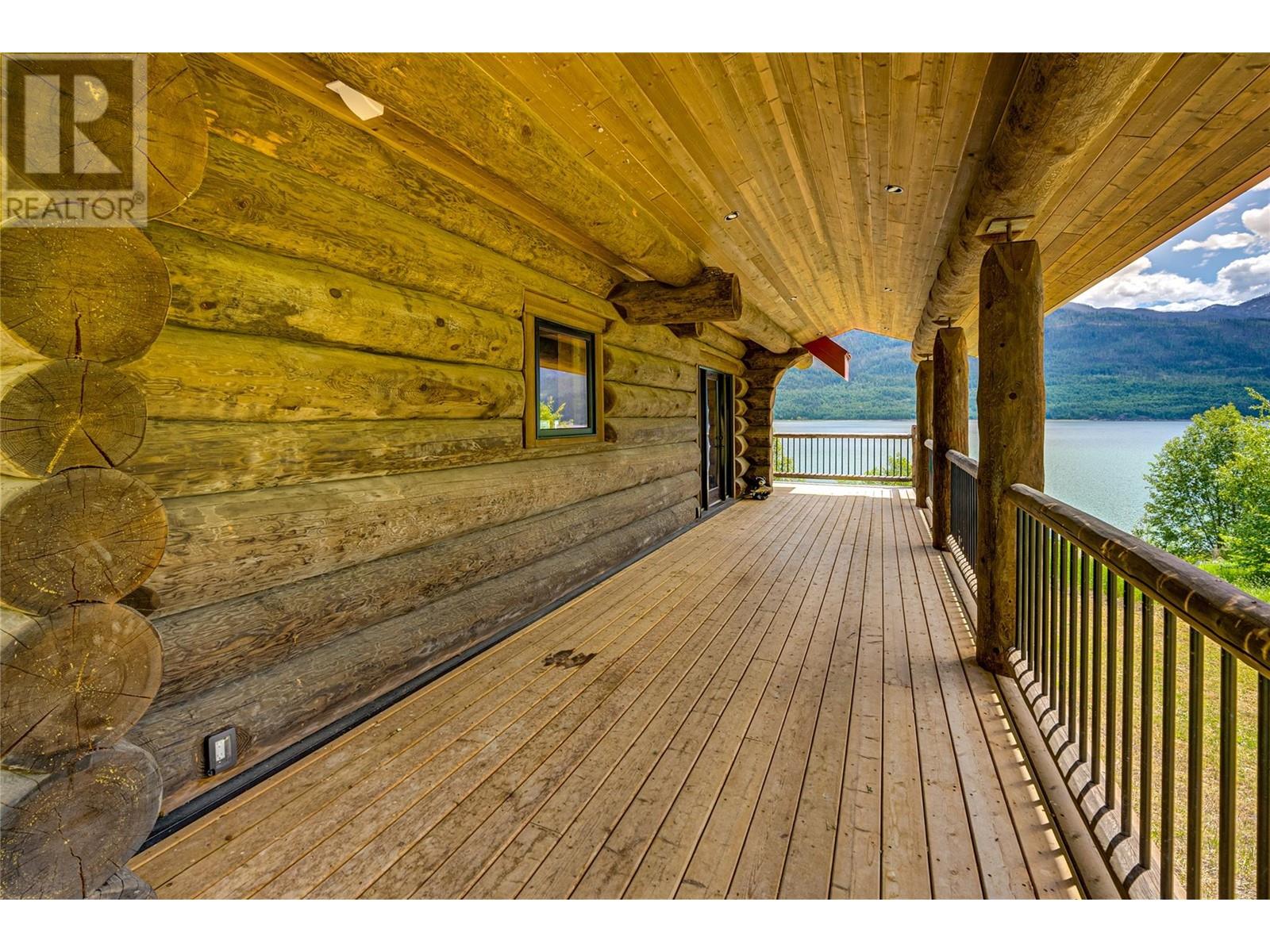 682 Lower Inonoaklin Road, Edgewood, British Columbia  V0G 1J0 - Photo 9 - 10351032