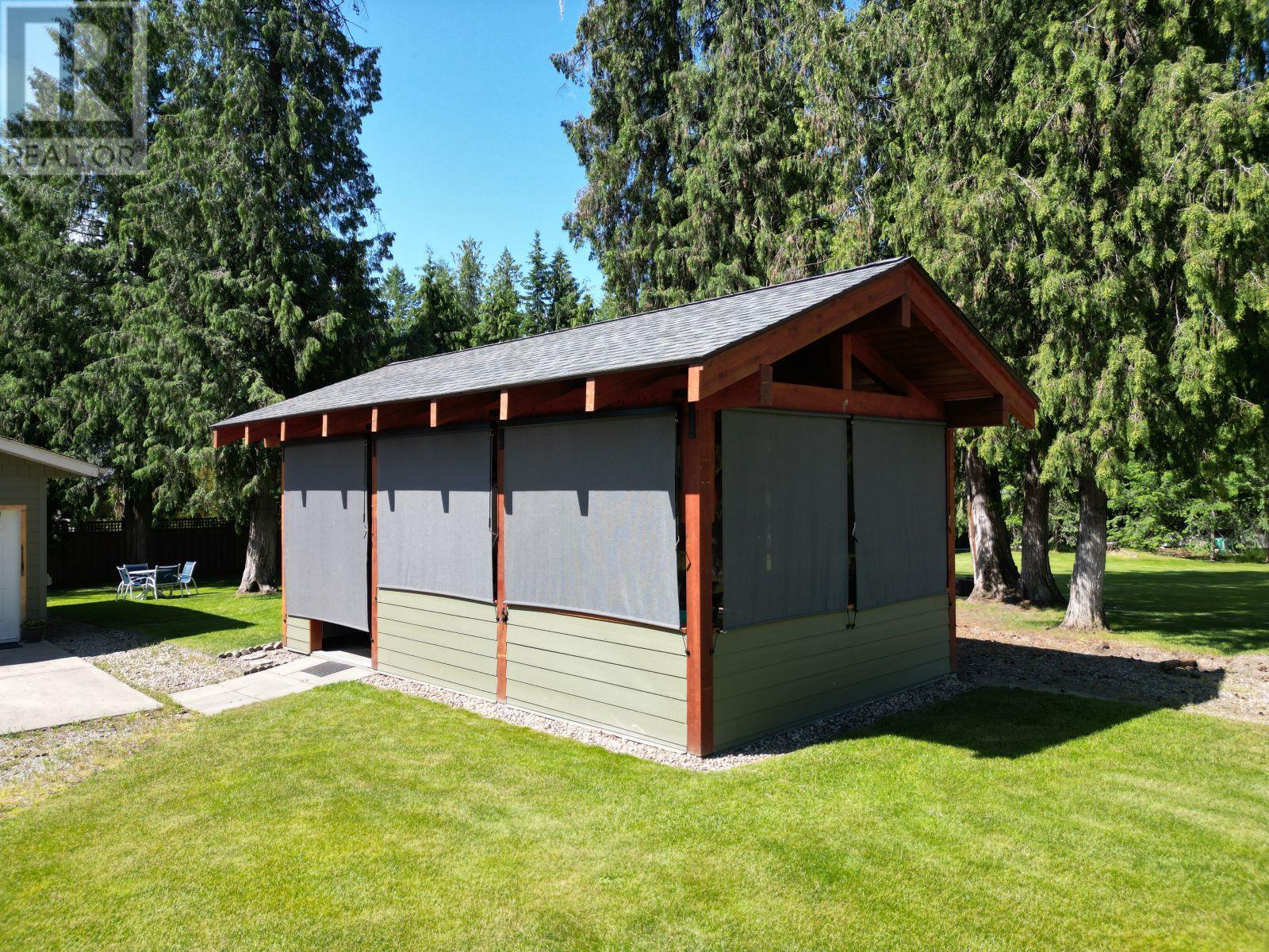 25 Skands Road, Christina Lake, British Columbia  V0H 1E2 - Photo 2 - 10351100