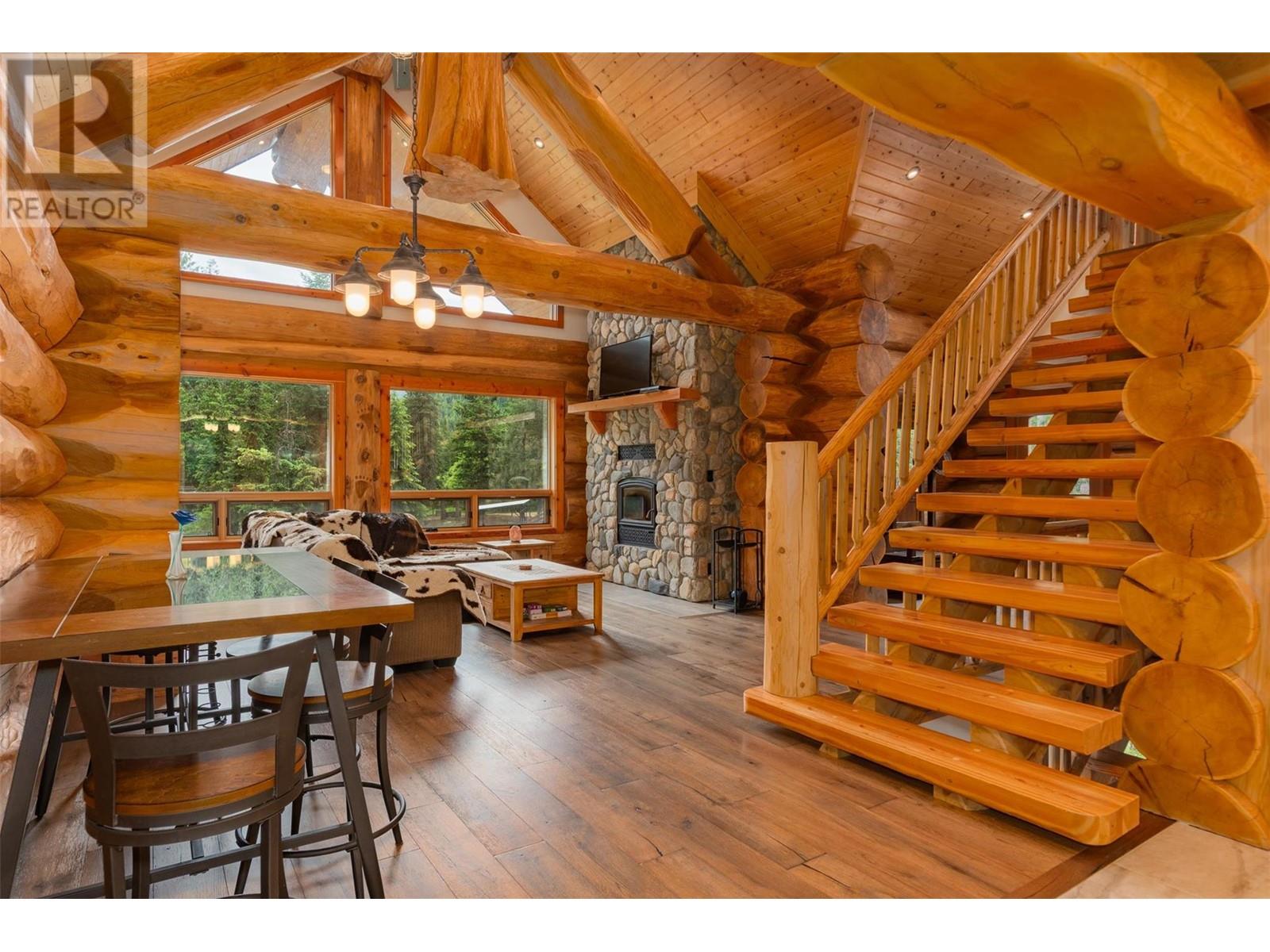 800 Highway 22, Rossland, British Columbia  V0G 1Y0 - Photo 10 - 10351012