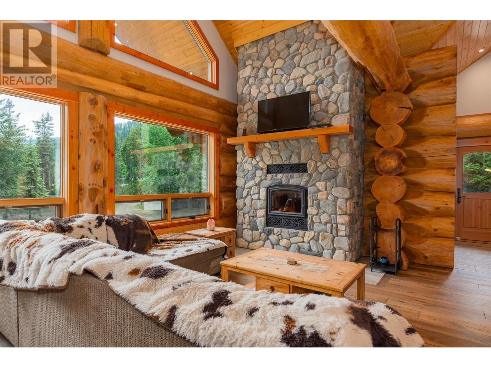 800 Highway 22, Rossland, British Columbia  V0G 1Y0 - Photo 12 - 10351012