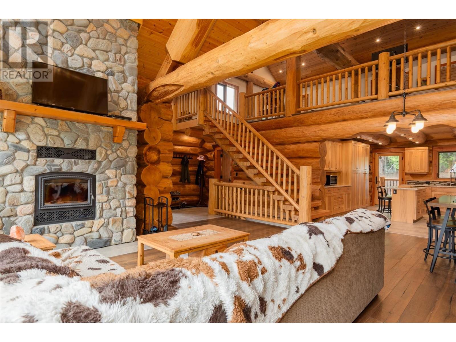 800 Highway 22, Rossland, British Columbia  V0G 1Y0 - Photo 13 - 10351012