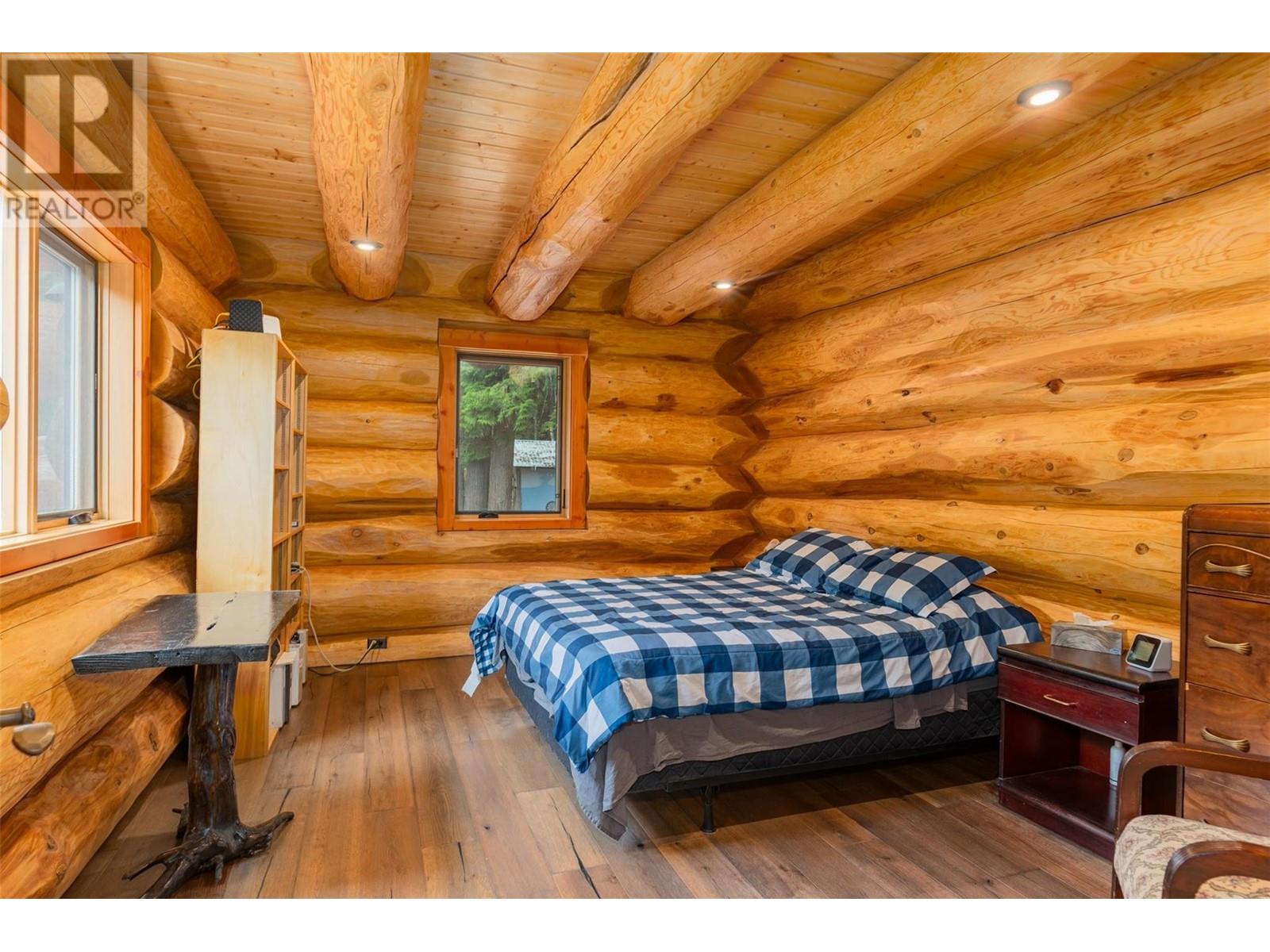 800 Highway 22, Rossland, British Columbia  V0G 1Y0 - Photo 19 - 10351012