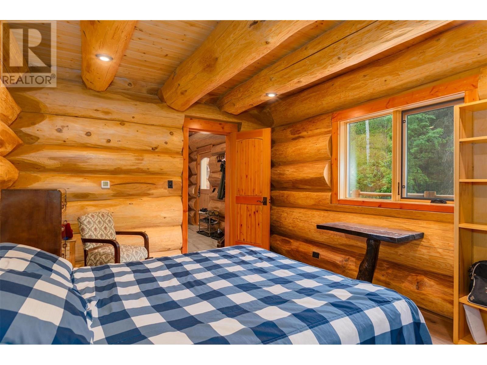 800 Highway 22, Rossland, British Columbia  V0G 1Y0 - Photo 20 - 10351012