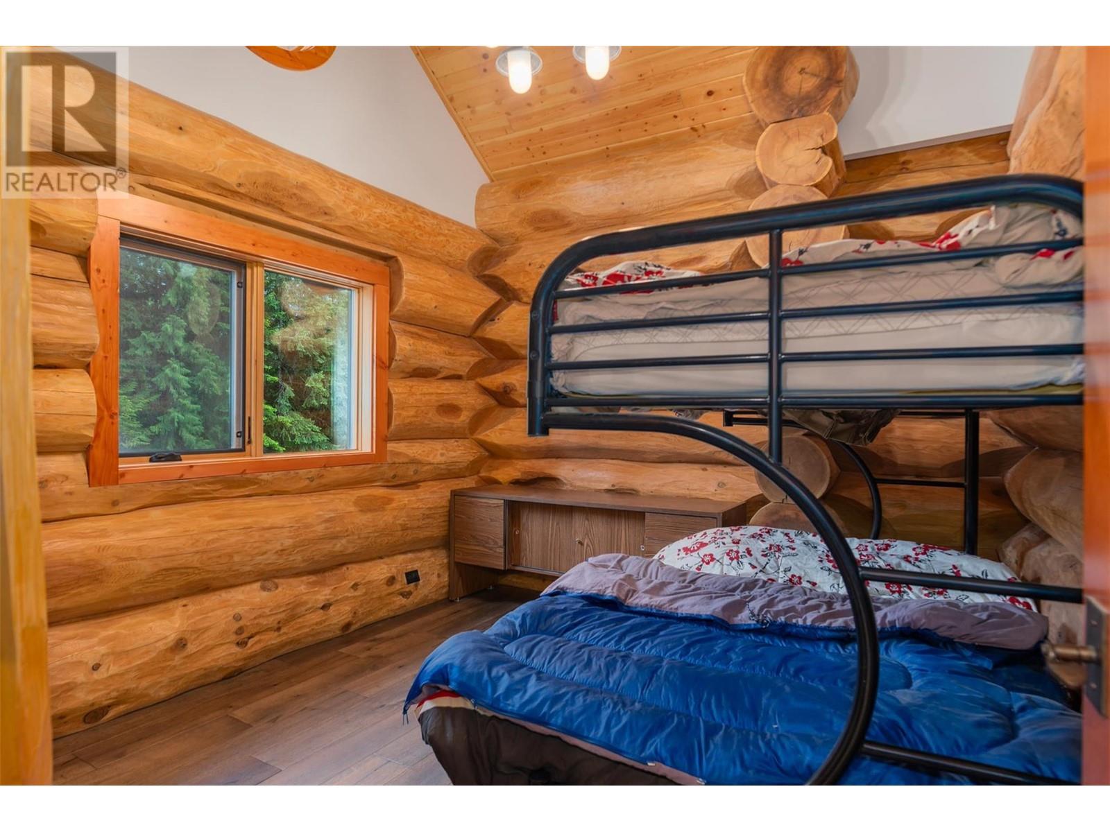 800 Highway 22, Rossland, British Columbia  V0G 1Y0 - Photo 24 - 10351012