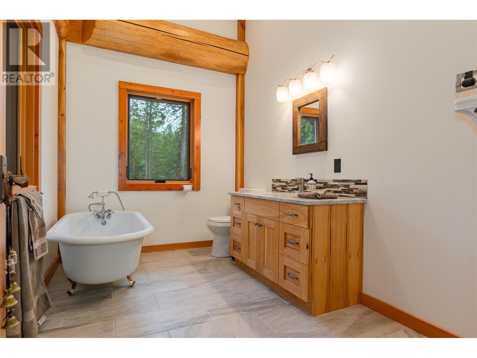 800 Highway 22, Rossland, British Columbia  V0G 1Y0 - Photo 29 - 10351012