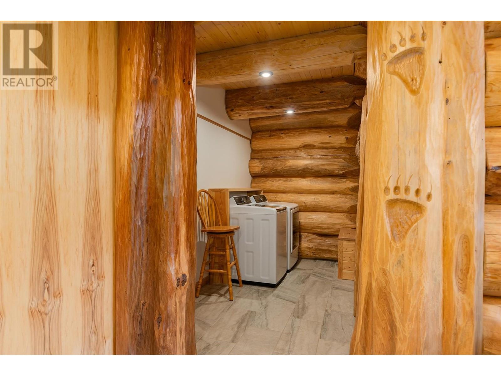 800 Highway 22, Rossland, British Columbia  V0G 1Y0 - Photo 33 - 10351012