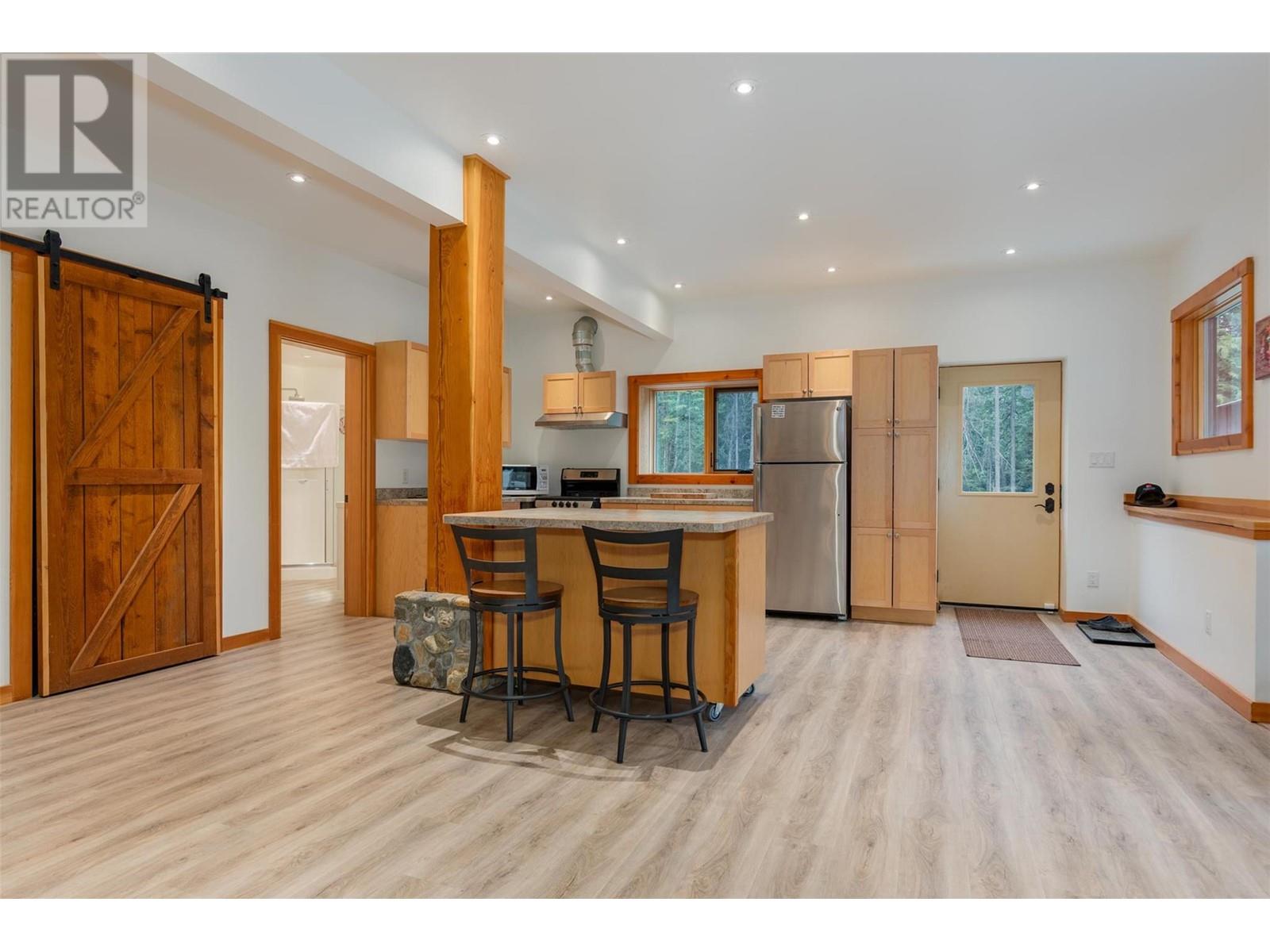 800 Highway 22, Rossland, British Columbia  V0G 1Y0 - Photo 39 - 10351012