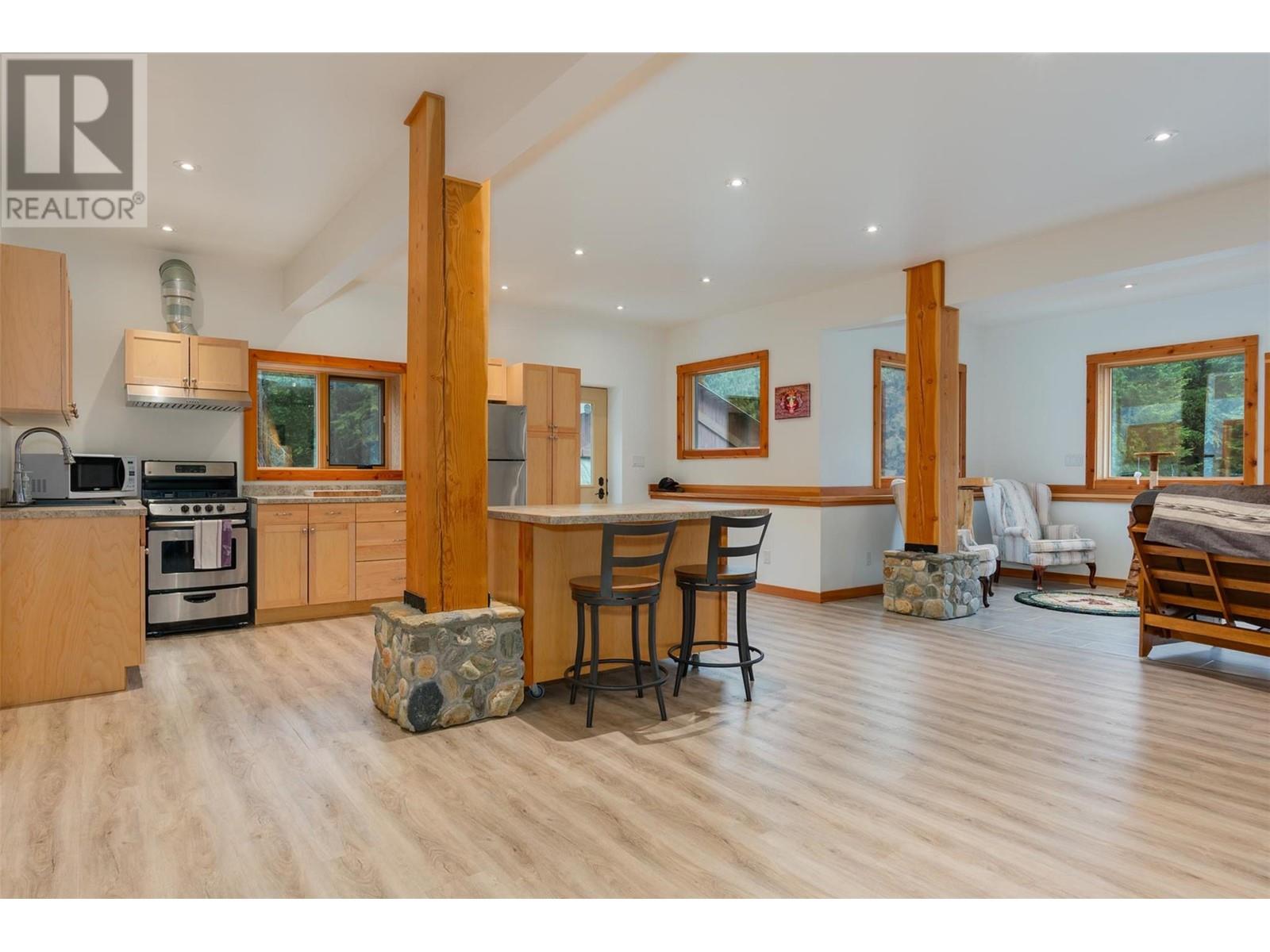 800 Highway 22, Rossland, British Columbia  V0G 1Y0 - Photo 48 - 10351012