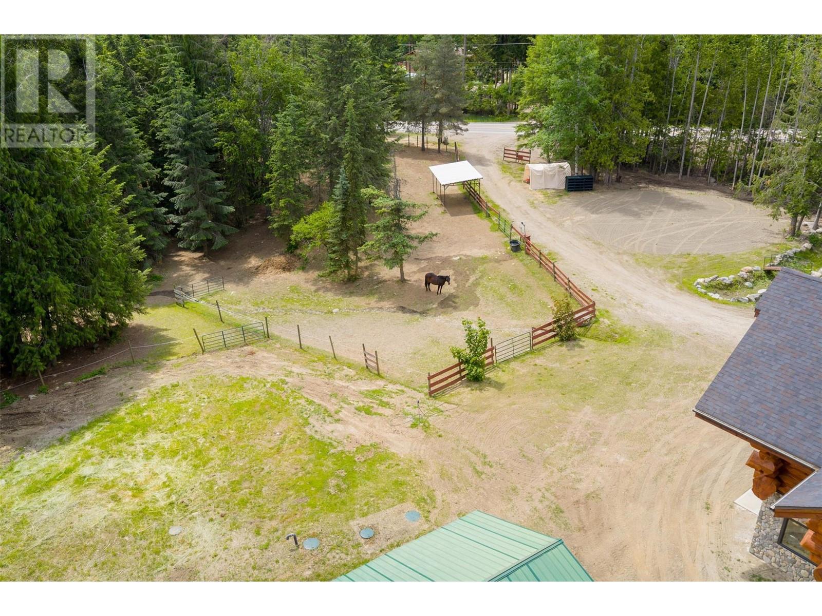 800 Highway 22, Rossland, British Columbia  V0G 1Y0 - Photo 57 - 10351012