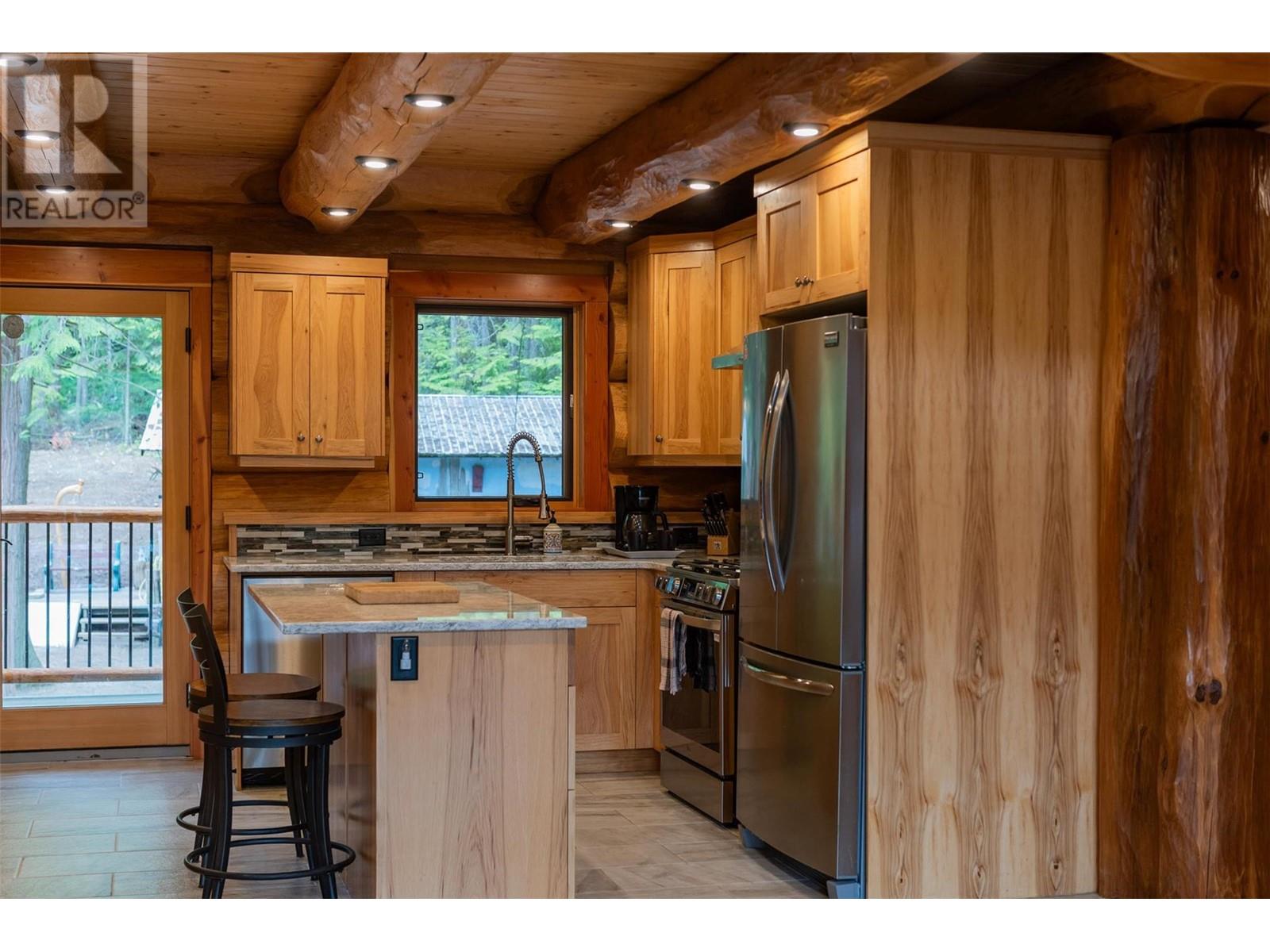 800 Highway 22, Rossland, British Columbia  V0G 1Y0 - Photo 6 - 10351012