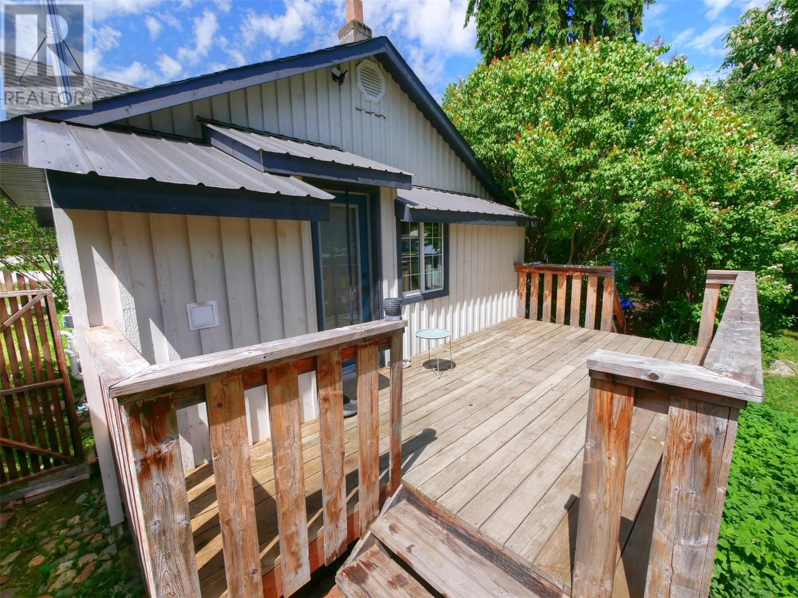 705 Glendale Avenue, Salmo, British Columbia  V0G 1Z0 - Photo 12 - 10351029