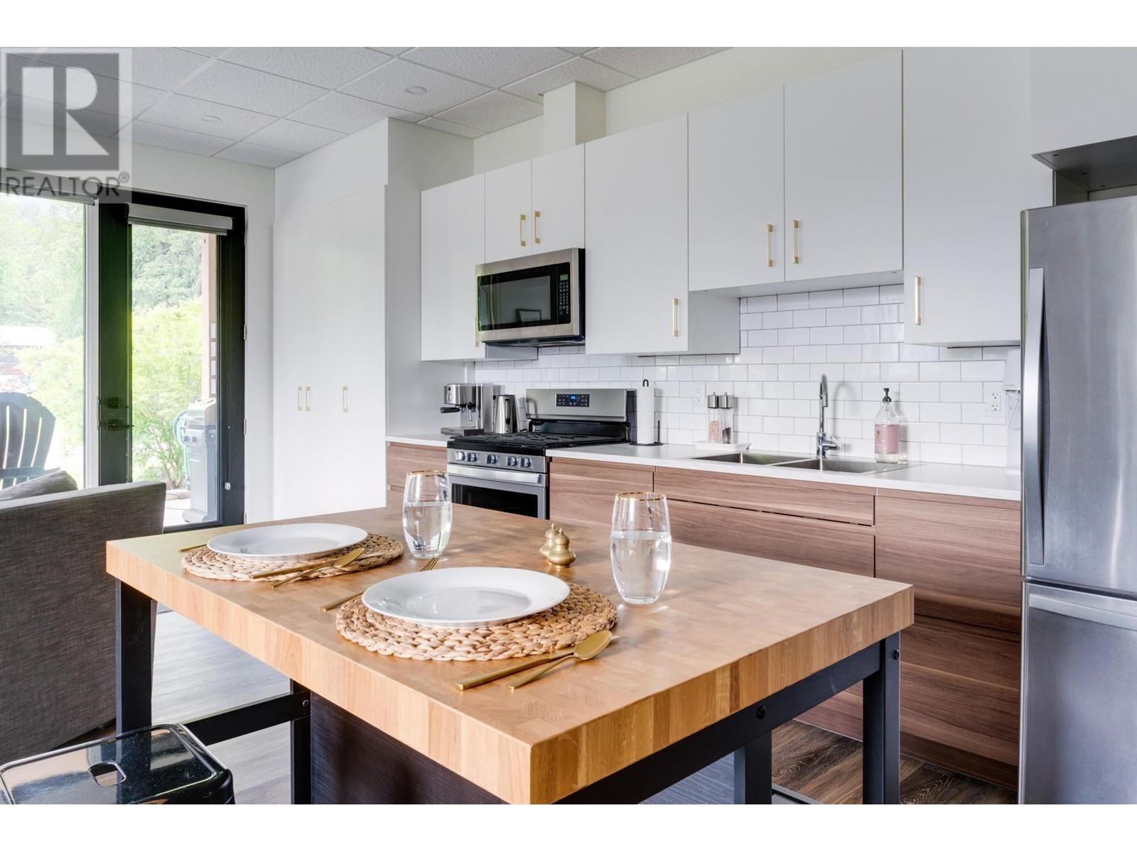 617 Harold Street, Slocan, British Columbia  V0G 2C0 - Photo 16 - 10351110