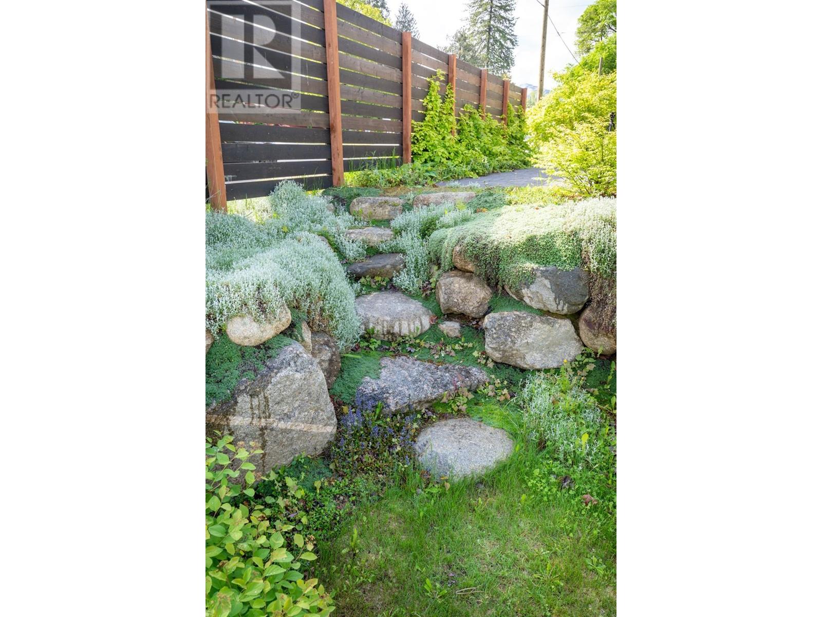 617 Harold Street, Slocan, British Columbia  V0G 2C0 - Photo 22 - 10351110