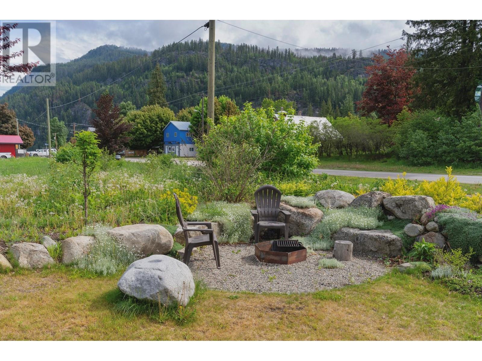 617 Harold Street, Slocan, British Columbia  V0G 2C0 - Photo 58 - 10351110