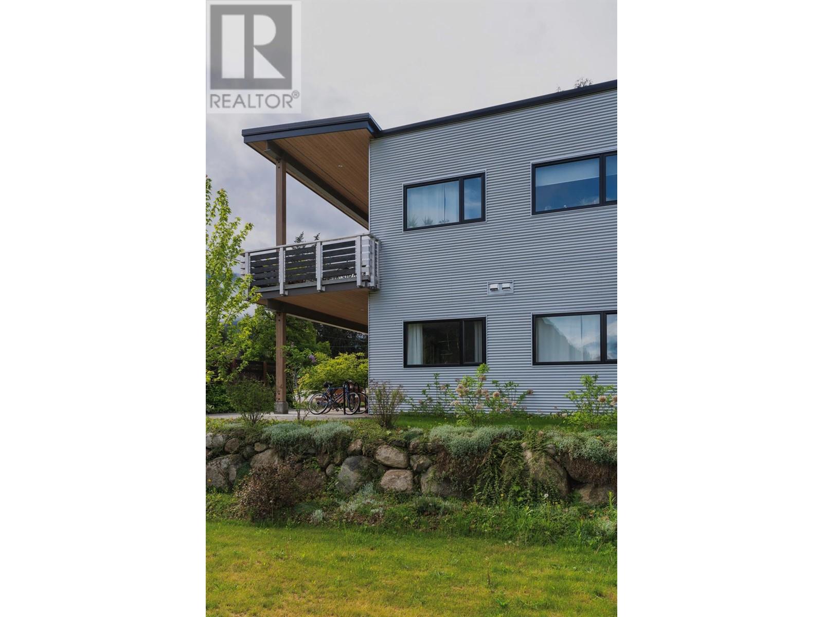 617 Harold Street, Slocan, British Columbia  V0G 2C0 - Photo 60 - 10351110