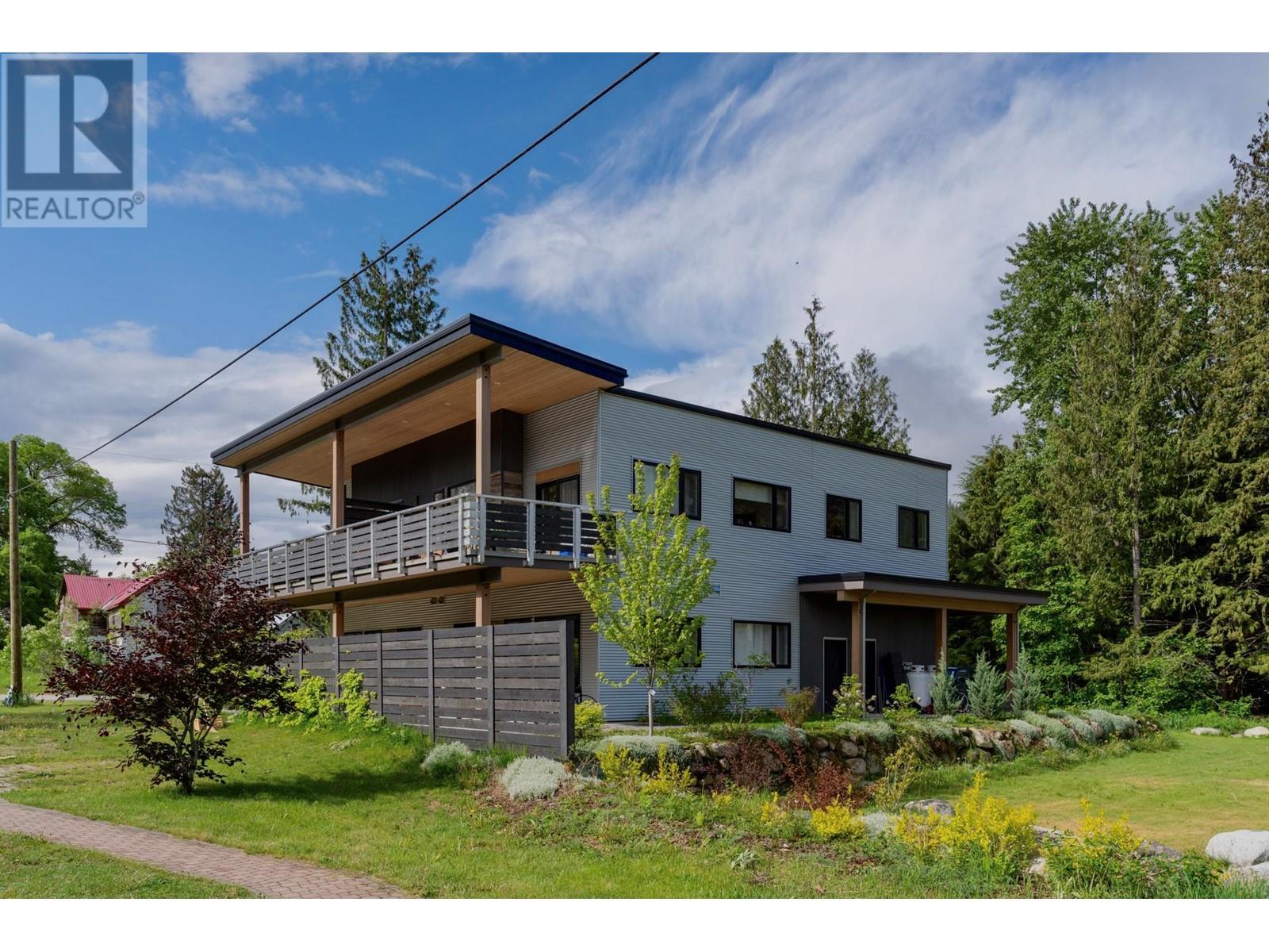 617 Harold Street, Slocan, British Columbia  V0G 2C0 - Photo 61 - 10351110