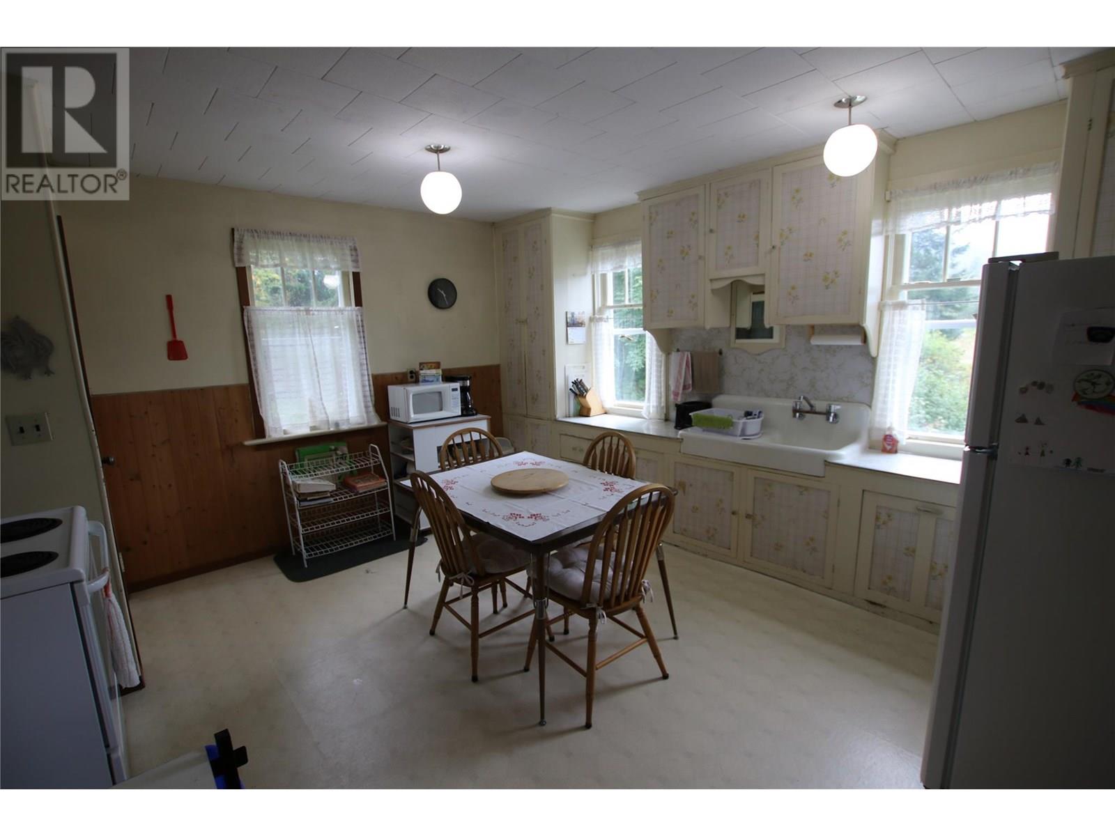 431 Alexander Road, Nakusp, British Columbia  V0G 1R1 - Photo 9 - 10351232