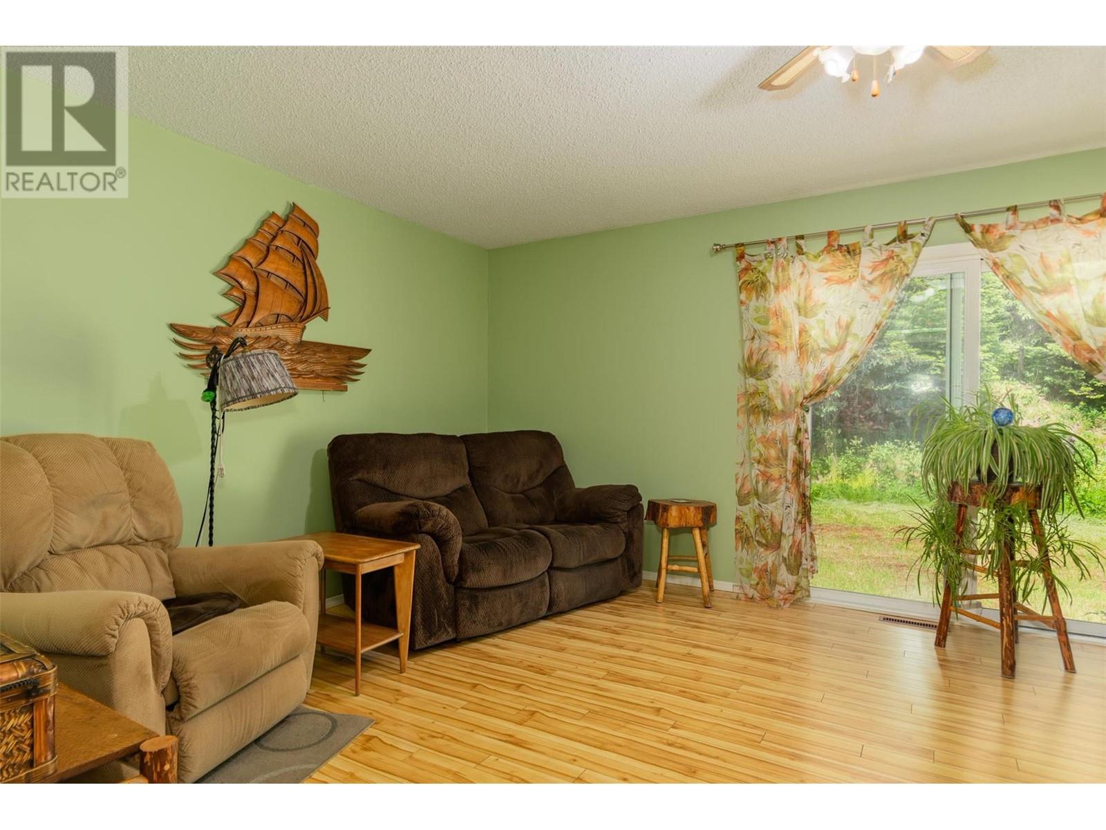 125 Beavervale Road, Ross Spur, British Columbia  V0G 1L1 - Photo 17 - 10351040