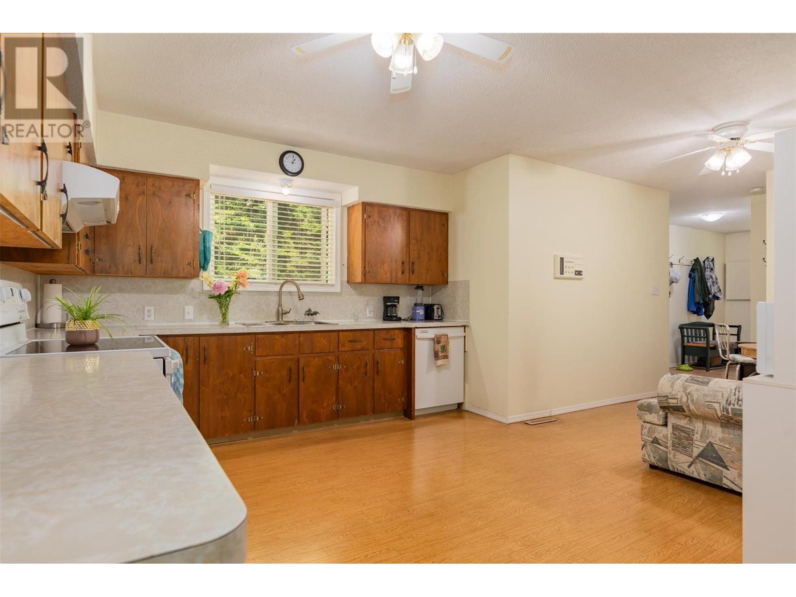 125 Beavervale Road, Ross Spur, British Columbia  V0G 1L1 - Photo 9 - 10351040