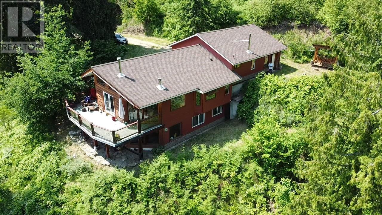 242 9th Street, Kaslo, British Columbia  V0G 1M0 - Photo 2 - 10350911