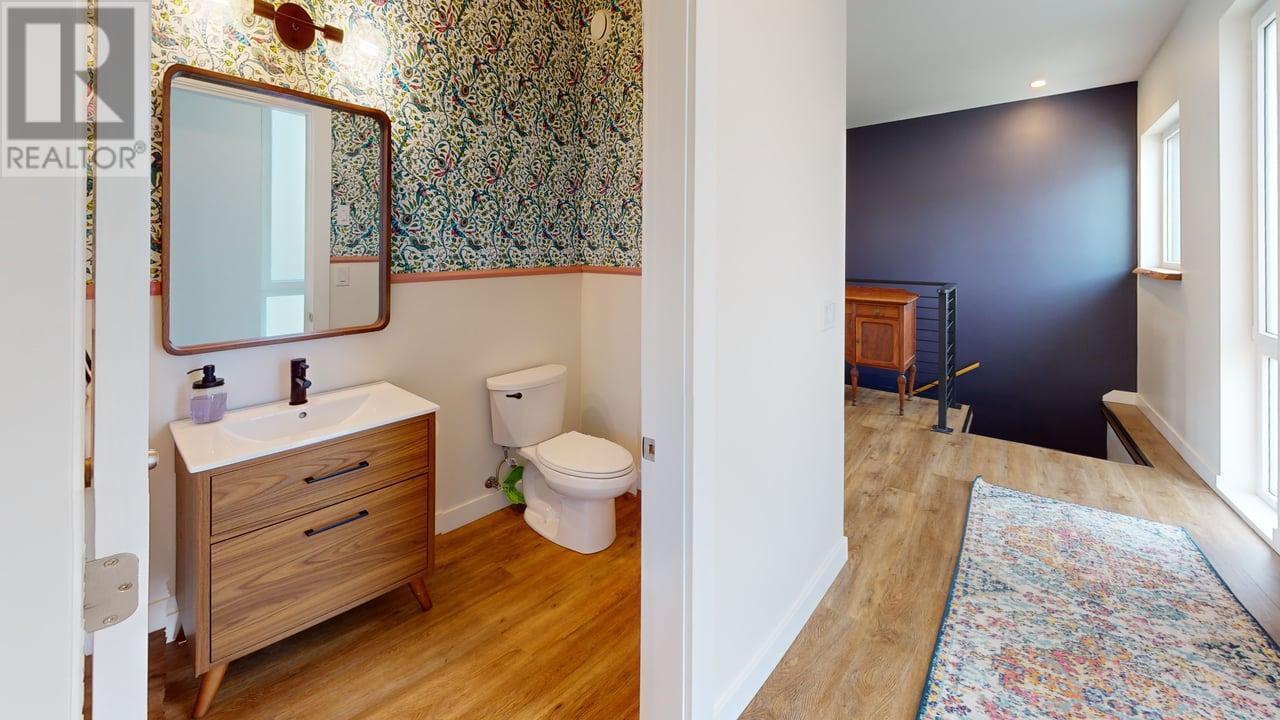 2075 St Paul Street, Rossland, British Columbia  V0G 1Y0 - Photo 10 - 10349851