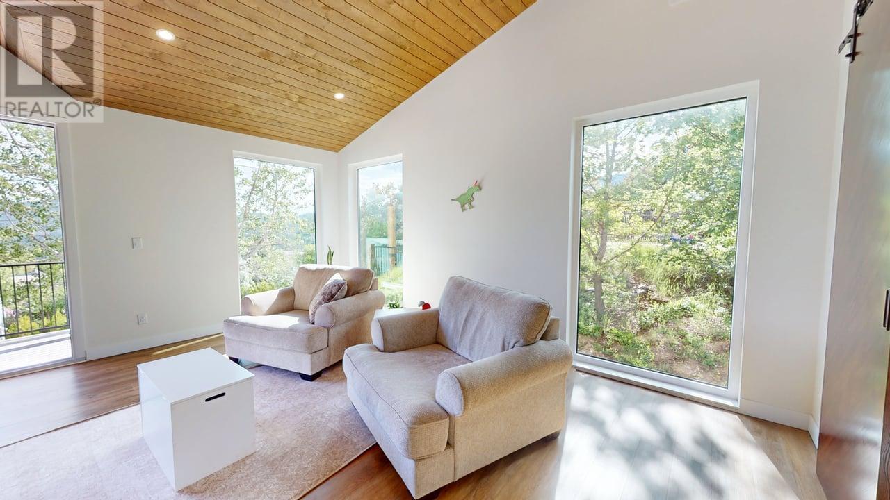 2075 St Paul Street, Rossland, British Columbia  V0G 1Y0 - Photo 15 - 10349851